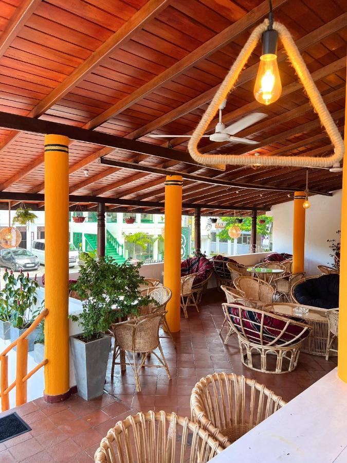 Hummus Hostel ฮิกคาดูวา ภายนอก รูปภาพ