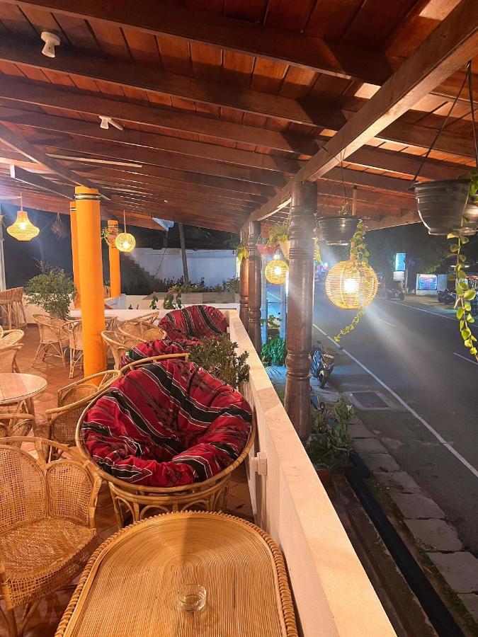 Hummus Hostel ฮิกคาดูวา ภายนอก รูปภาพ