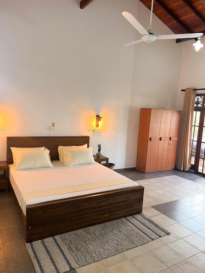 Hummus Hostel ฮิกคาดูวา ภายนอก รูปภาพ