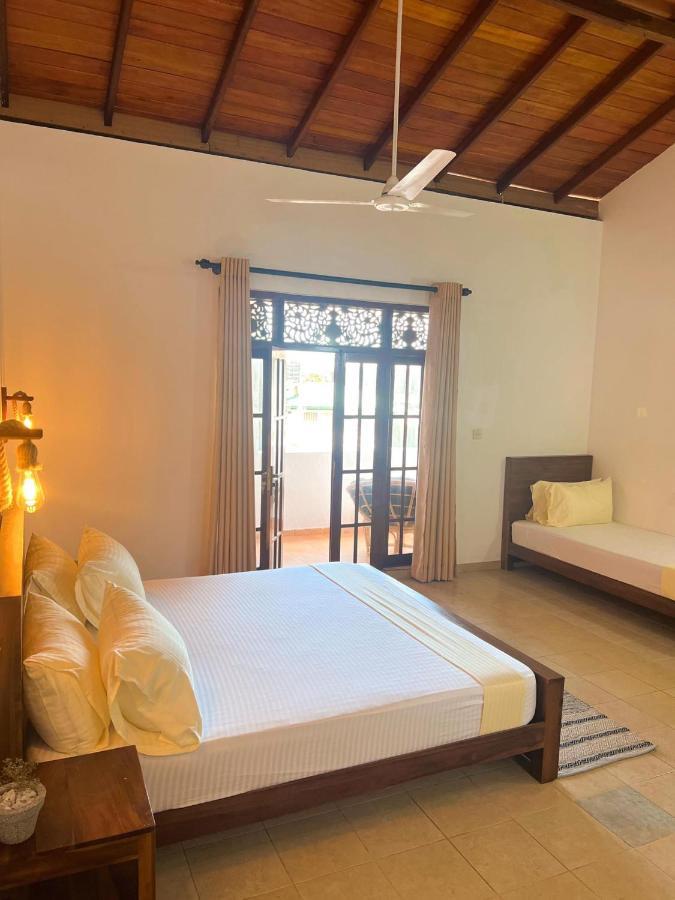 Hummus Hostel ฮิกคาดูวา ภายนอก รูปภาพ