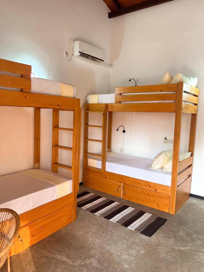 Hummus Hostel ฮิกคาดูวา ภายนอก รูปภาพ