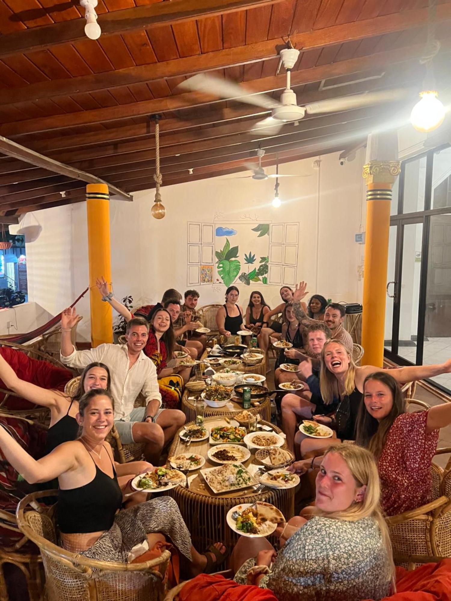 Hummus Hostel ฮิกคาดูวา ภายนอก รูปภาพ