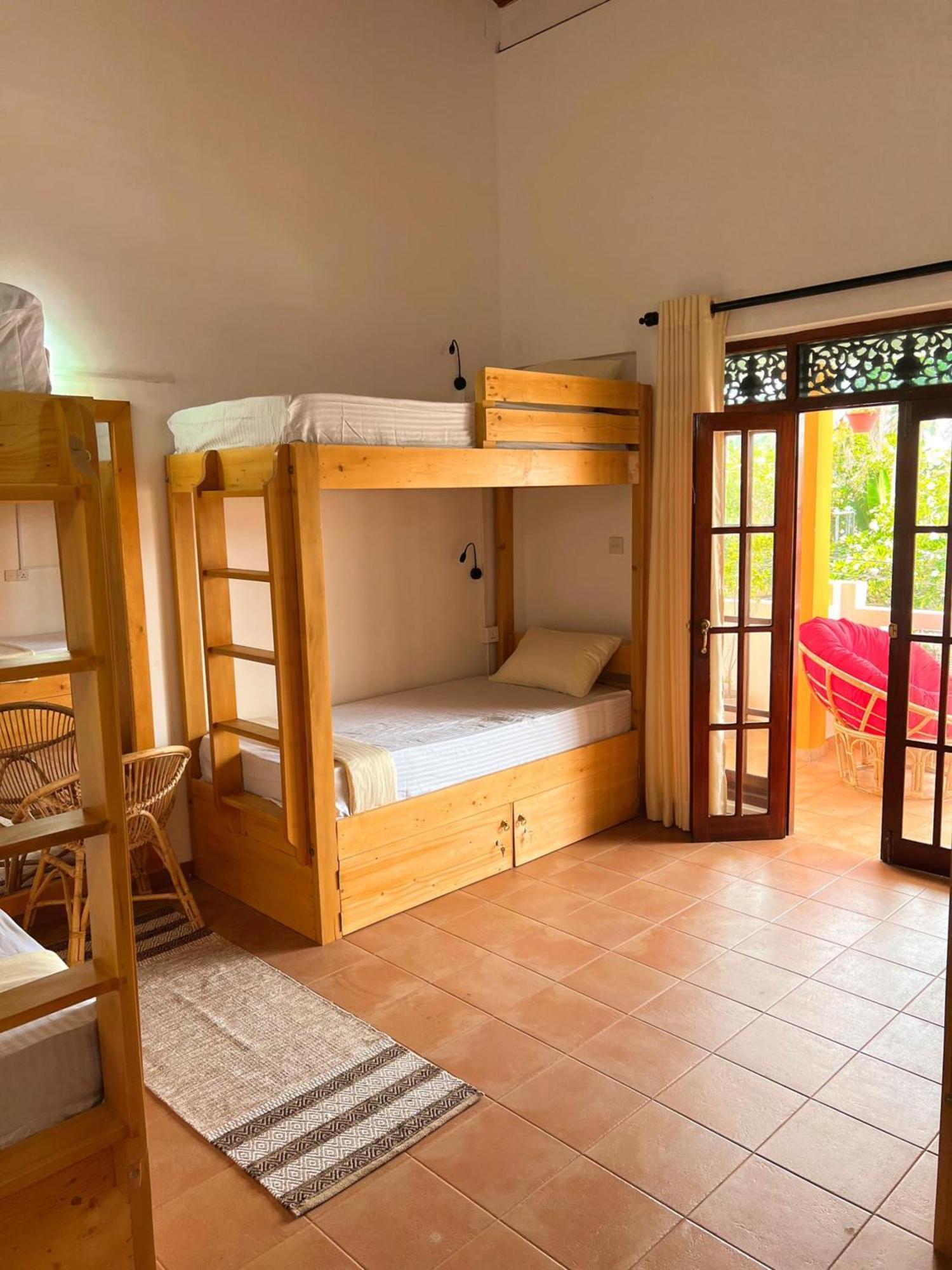 Hummus Hostel ฮิกคาดูวา ภายนอก รูปภาพ
