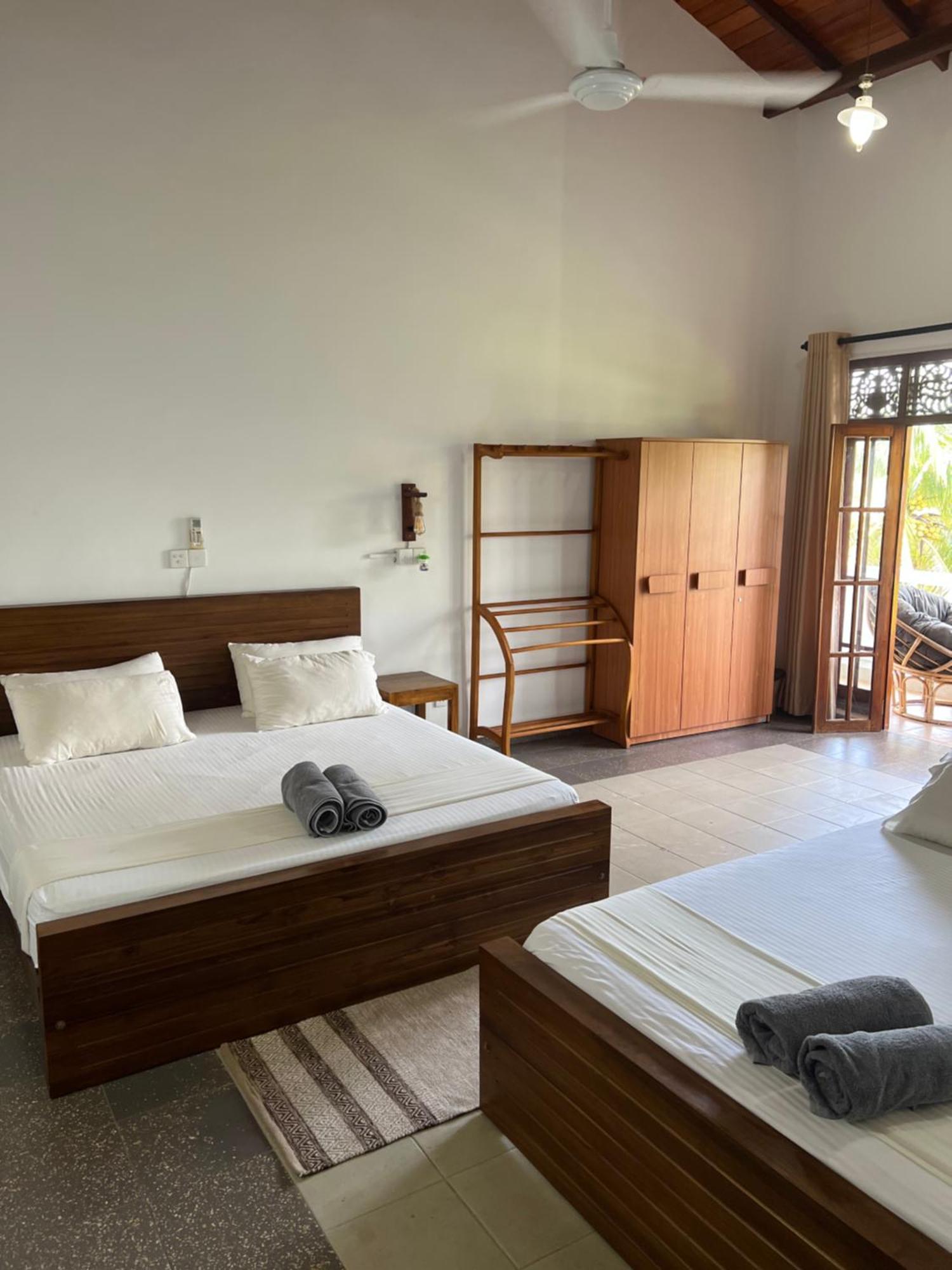 Hummus Hostel ฮิกคาดูวา ภายนอก รูปภาพ