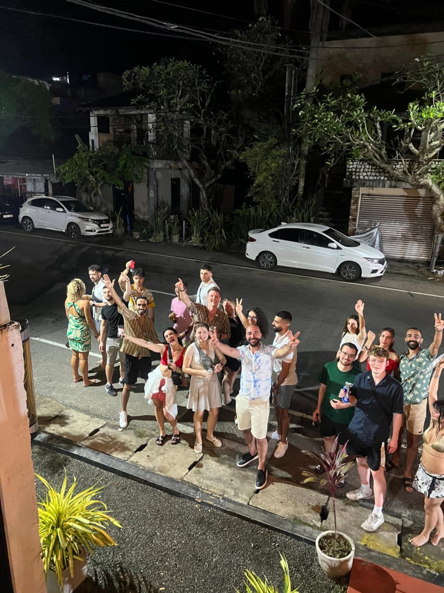 Hummus Hostel ฮิกคาดูวา ภายนอก รูปภาพ